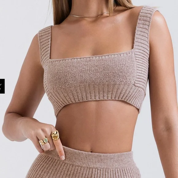 House of CB
BARLEY CHUNKY NATURAL WOOL CARDIGAN full set
Brand new without tags - Picture 4 of 9